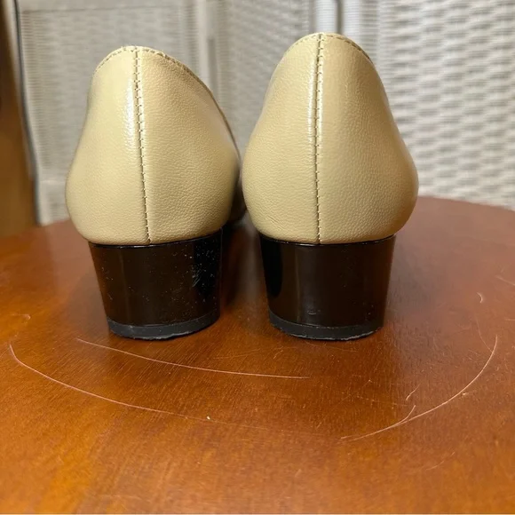 Tahari Leather "Maisy" Cap Toe Block Heel 7M - Picture 7 of 11